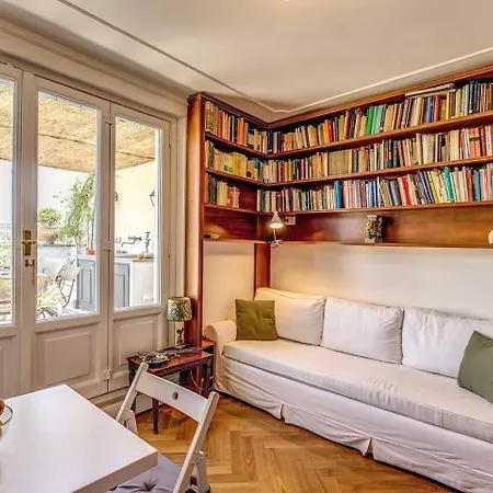 Daire Attic With Terrace Overlooking St Peters Basilica